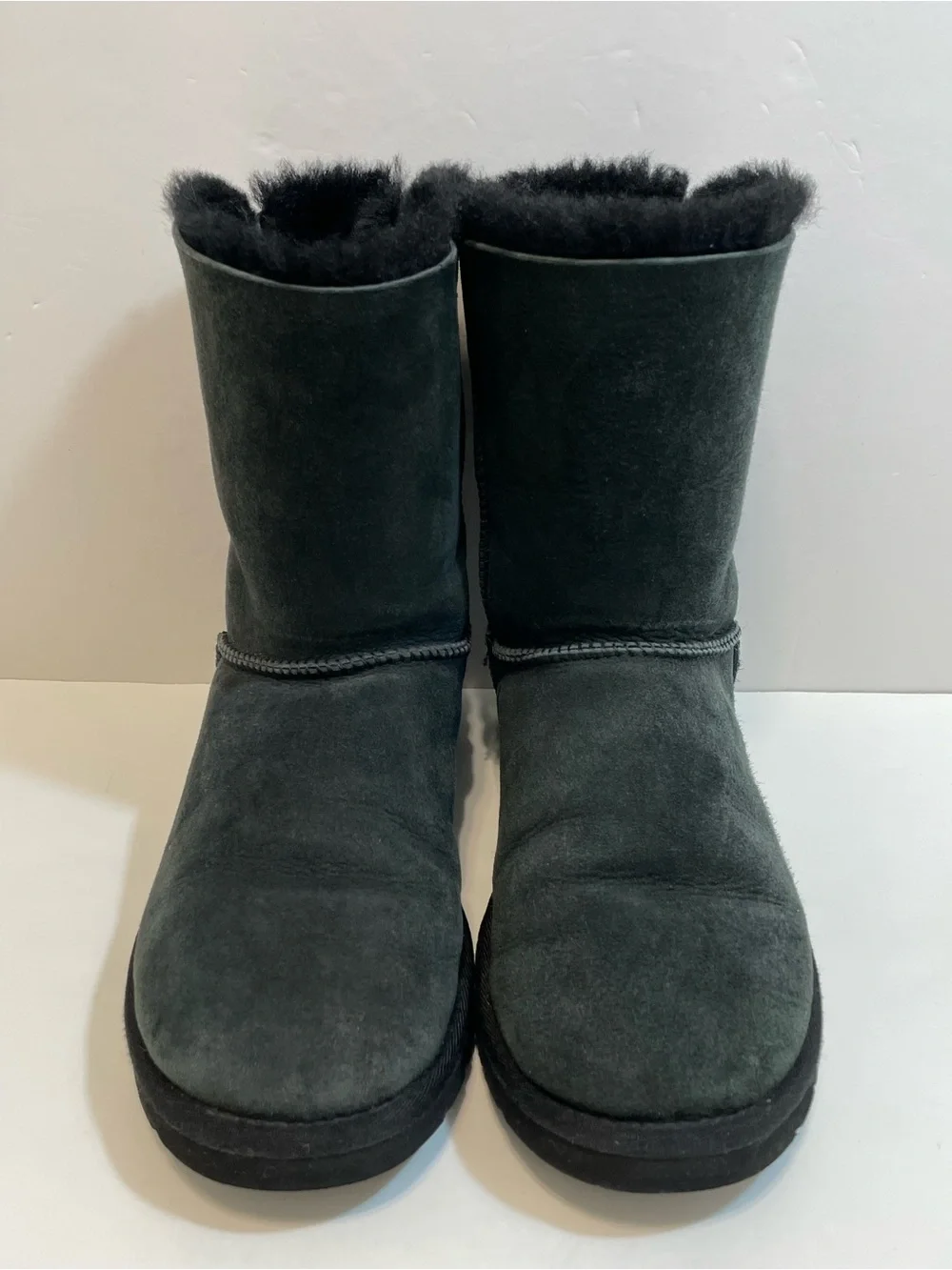UGG Women's Bailey Bow II Black Shearling Boots Size 8